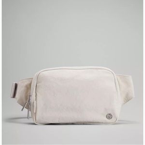 Lululemon White Opal Everywhere Belt Bag - BRAND NEW